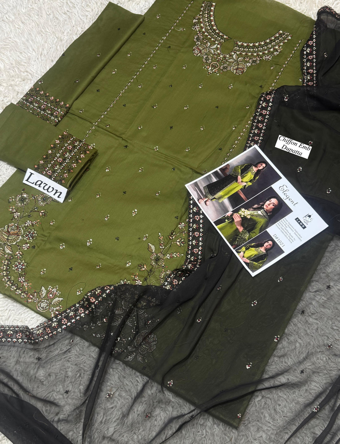 Elegent Unstitched 3PC Embroidered Lawn Suit with Embroidered Chiffon Dupatta