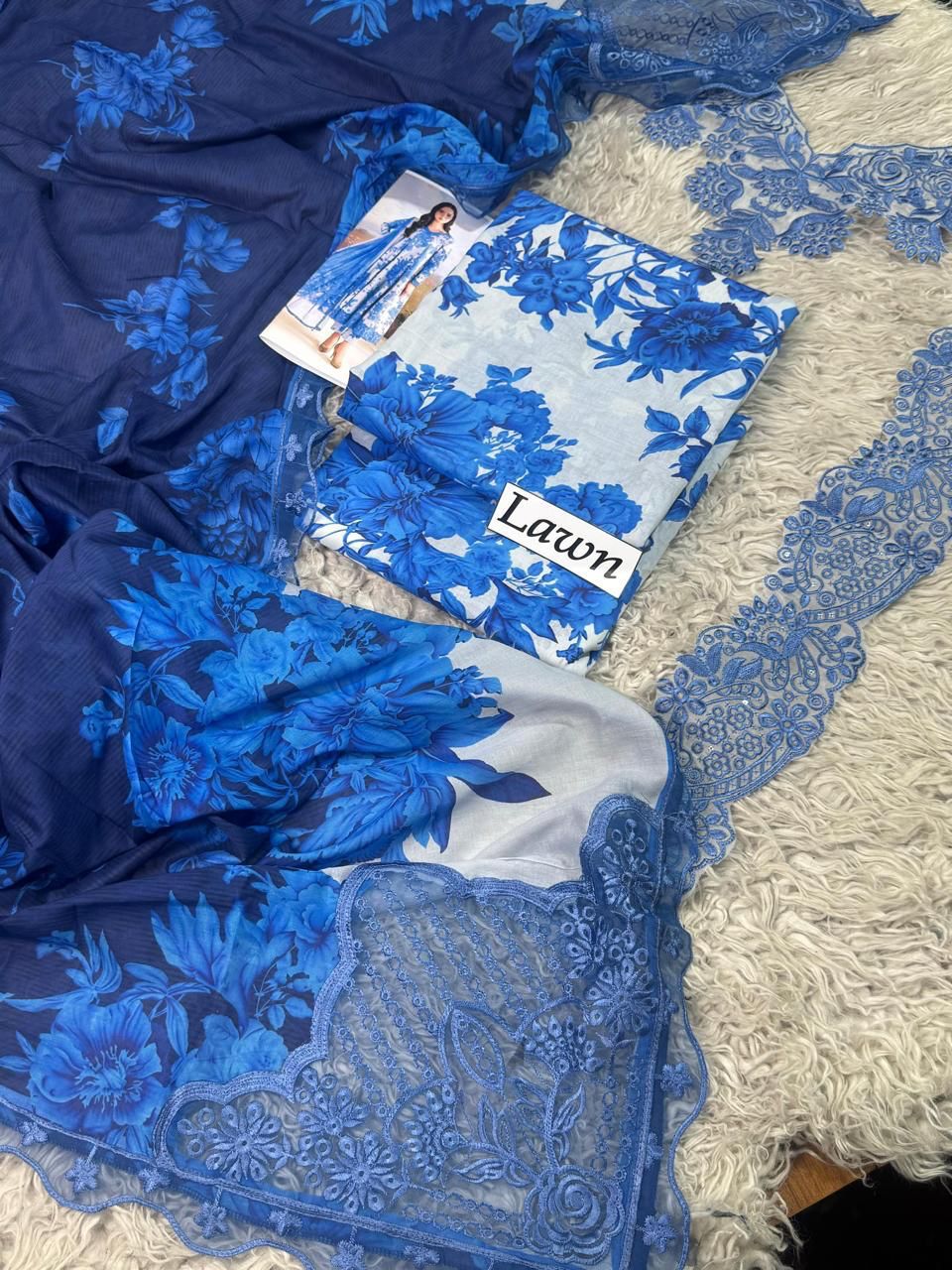 Iznik Unstitched 3PC Printed Lawn Suit with Voil Dupatta