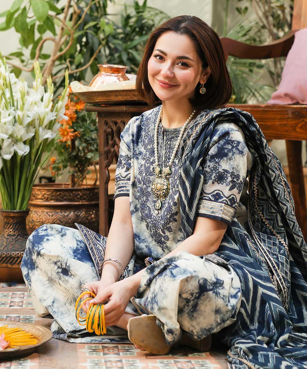 Shapphire Unstitched 3PC Printed Lawn Suit with Voil Dupatta